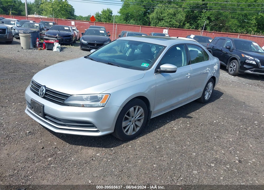 2015 VOLKSWAGEN JETTA 1.8T SE VIN: 3VWD17AJ0FM253935