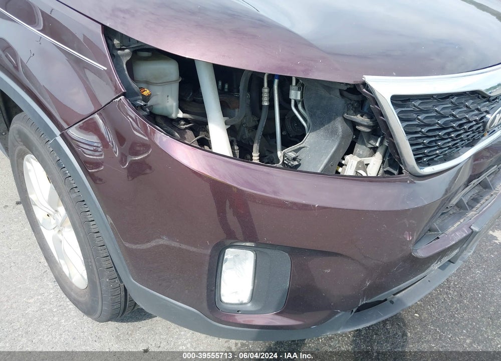 2015 KIA SORENTO LX VIN: 5XYKTCA67FG618410