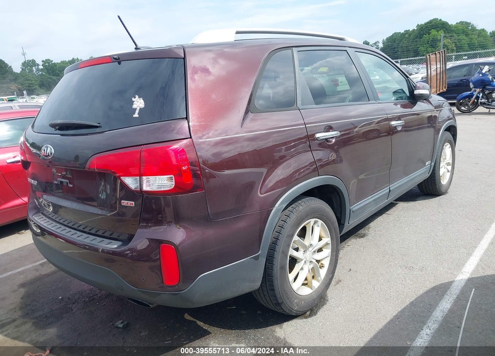 2015 KIA SORENTO LX VIN: 5XYKTCA67FG618410