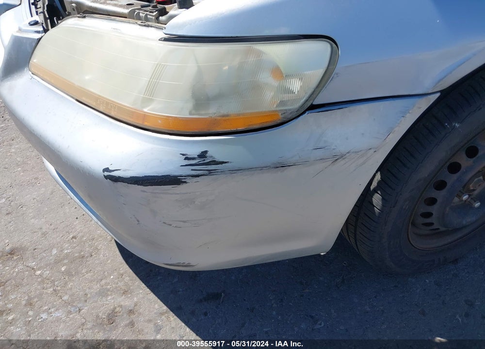 1998 HONDA ACCORD DX VIN: 1HGCF8548WA012262