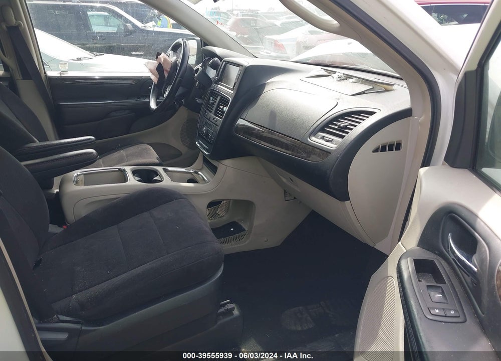 2011 DODGE GRAND CARAVAN CREW VIN: 2D4RN5DG8BR679590