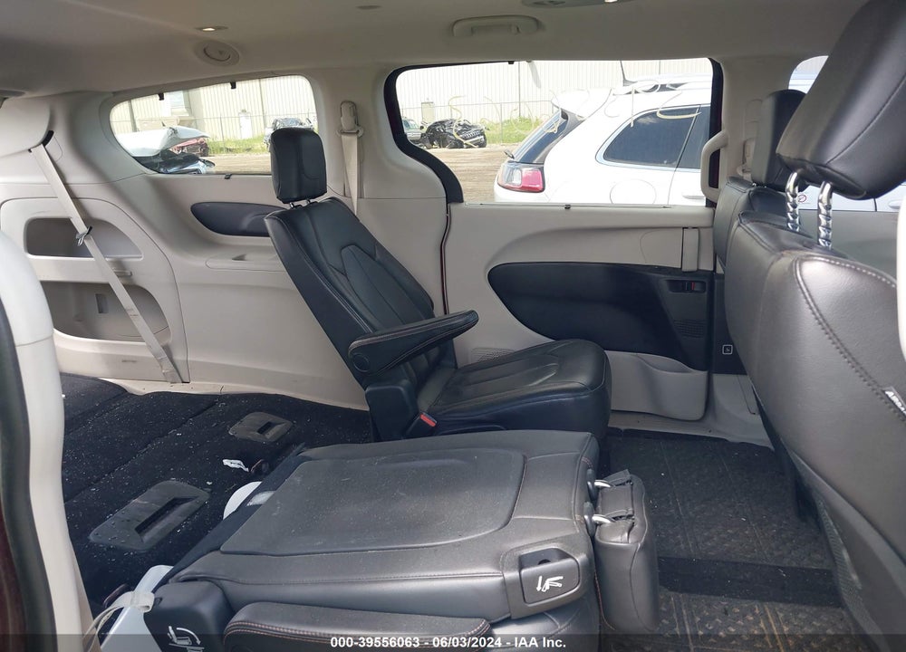 2017 CHRYSLER PACIFICA TOURING L VIN: 2C4RC1BG0HR589017