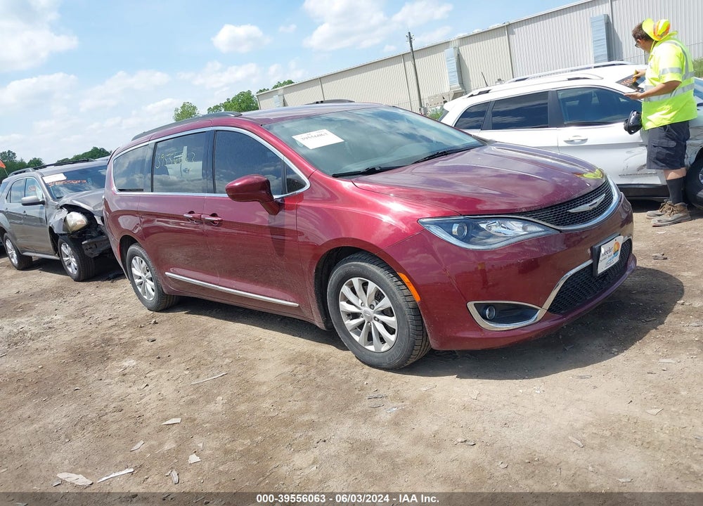 2017 CHRYSLER PACIFICA TOURING L VIN: 2C4RC1BG0HR589017