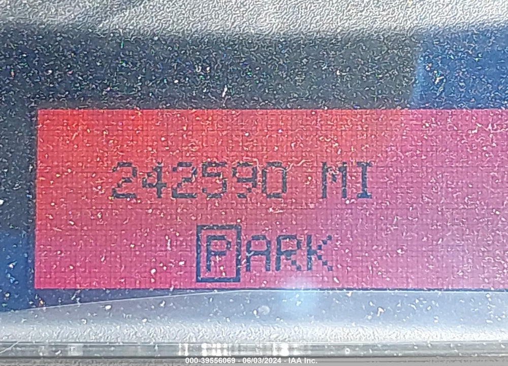 2004 PONTIAC GRAND PRIX VIN: 2G2WR524441225890