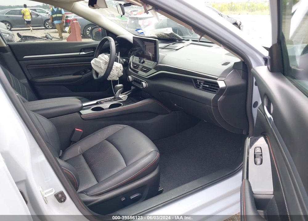 2023 NISSAN ALTIMA SR FWD VIN: 1N4BL4CV7PN397661