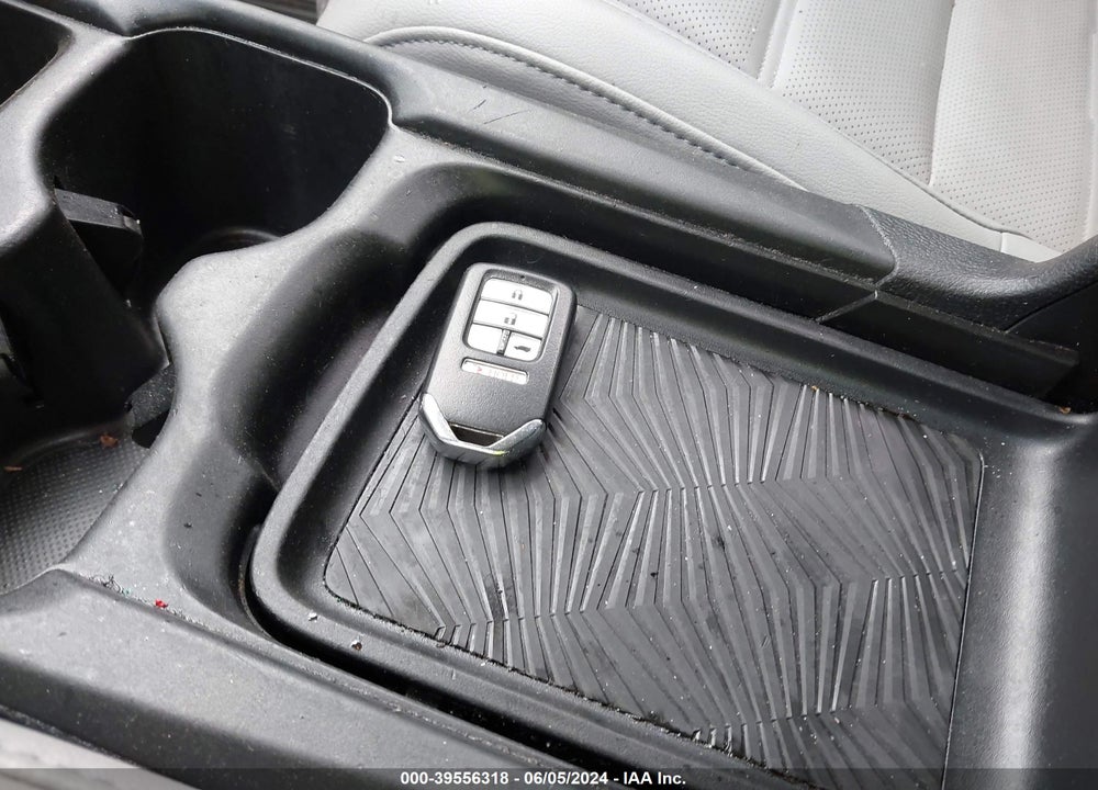 2018 HONDA CR-V VIN: 7FARW2H85JE011790