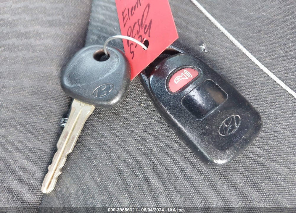 2015 HYUNDAI ELANTRA SE VIN: 5NPDH4AE5FH633200