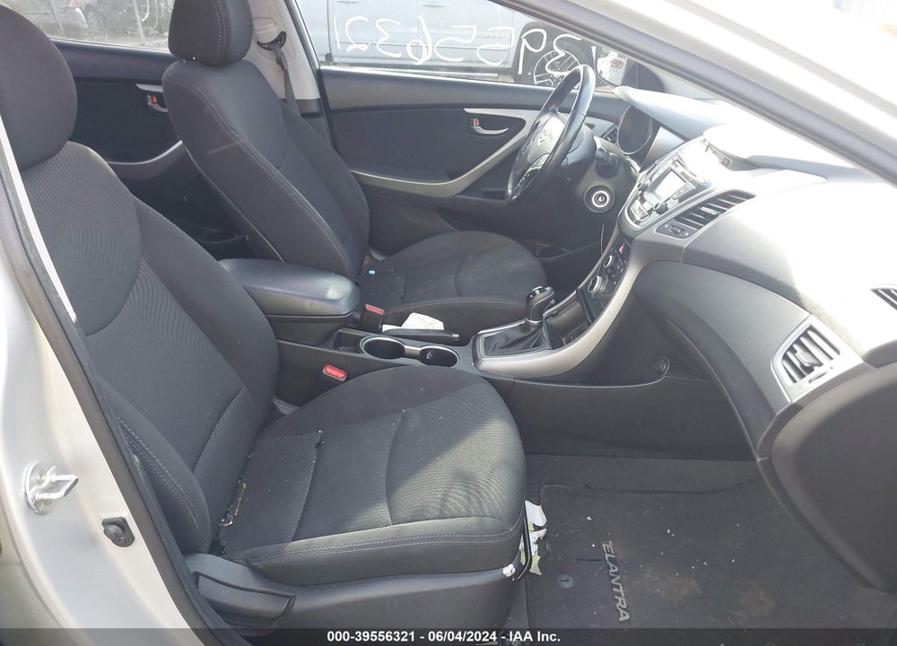 2015 HYUNDAI ELANTRA SE VIN: 5NPDH4AE5FH633200