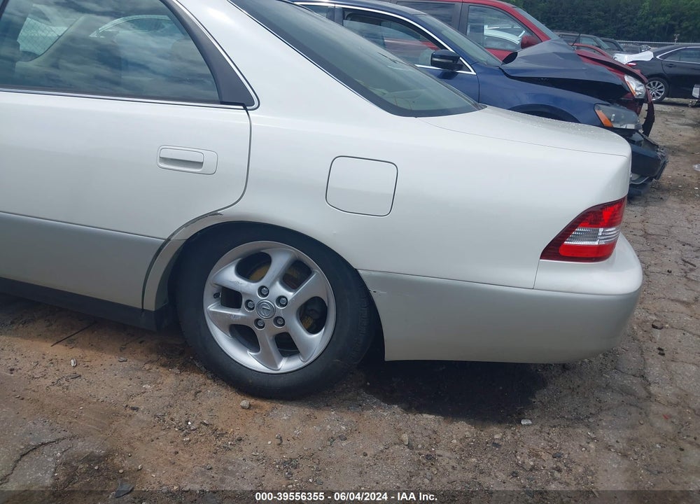 2001 LEXUS ES 300 VIN: JT8BF28G710339665