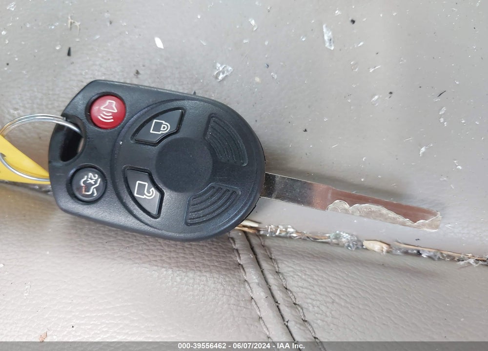 2018 FORD ESCAPE SEL VIN: 1FMCU0HD5JUA16497