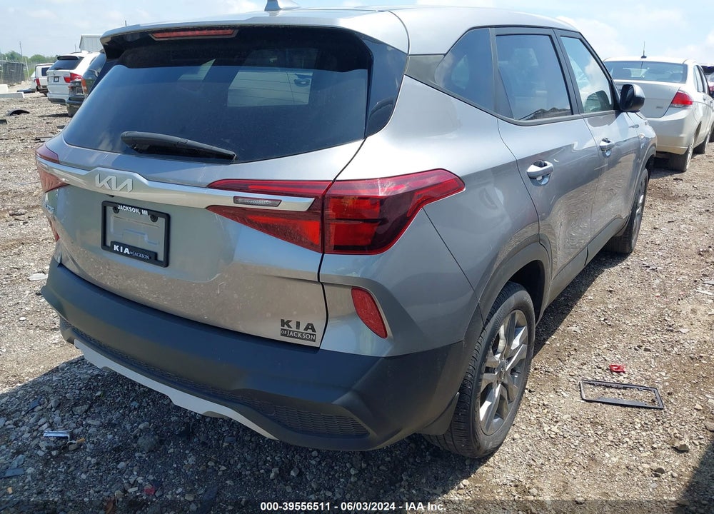 2022 KIA SELTOS LX VIN: KNDEPCAA0N7329872