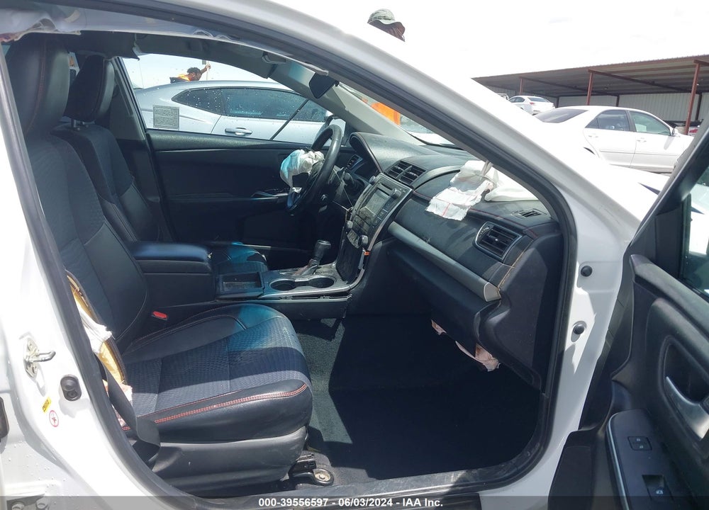 2015 TOYOTA CAMRY SE VIN: 4T1BF1FK9FU994683