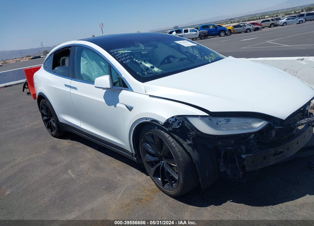 2018 TESLA MODEL X VIN: 5YJXCBE20JF089888