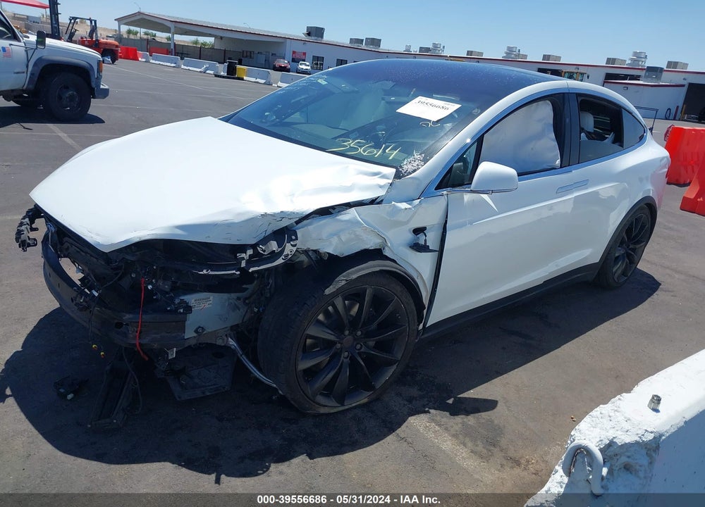 2018 TESLA MODEL X VIN: 5YJXCBE20JF089888