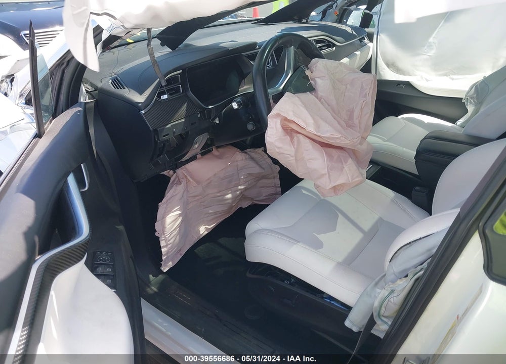 2018 TESLA MODEL X VIN: 5YJXCBE20JF089888