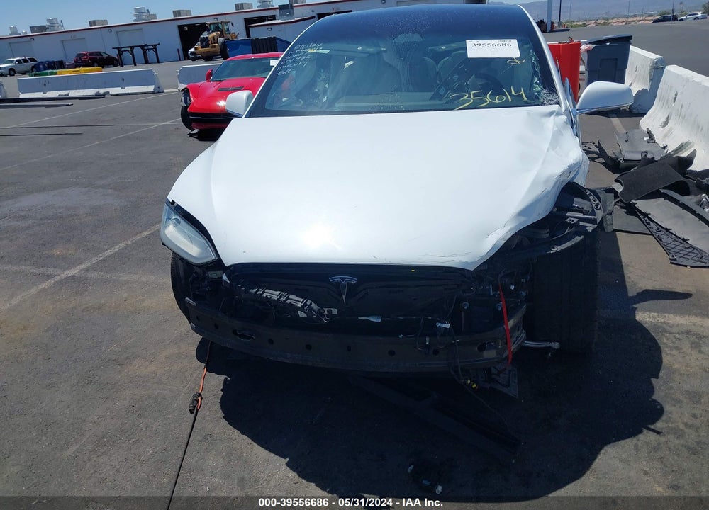 2018 TESLA MODEL X VIN: 5YJXCBE20JF089888