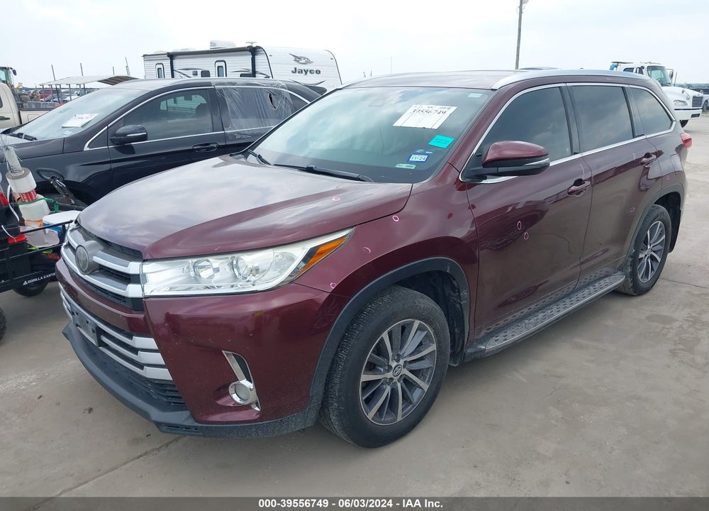 2018 TOYOTA HIGHLANDER XLE VIN: 5TDKZRFH1JS269638
