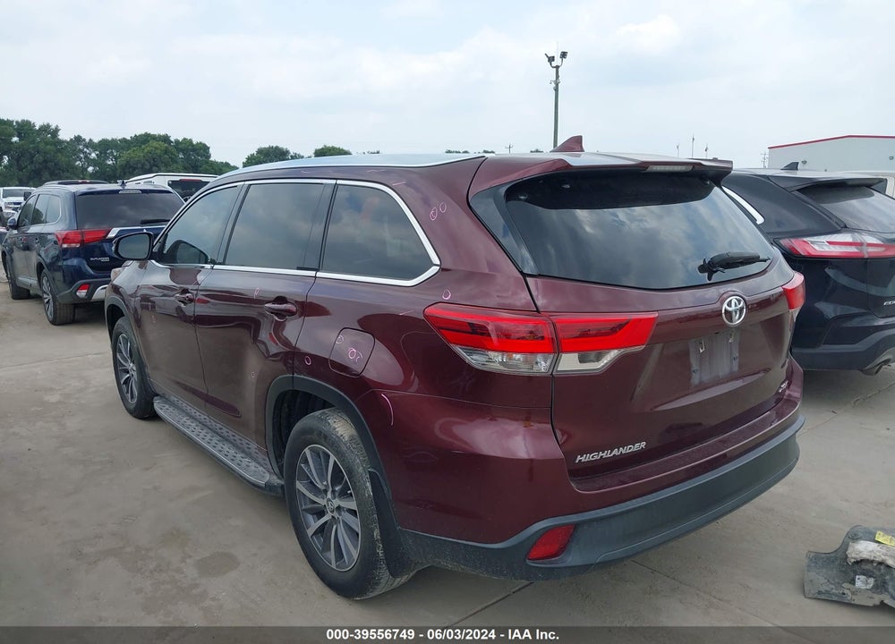 2018 TOYOTA HIGHLANDER XLE VIN: 5TDKZRFH1JS269638