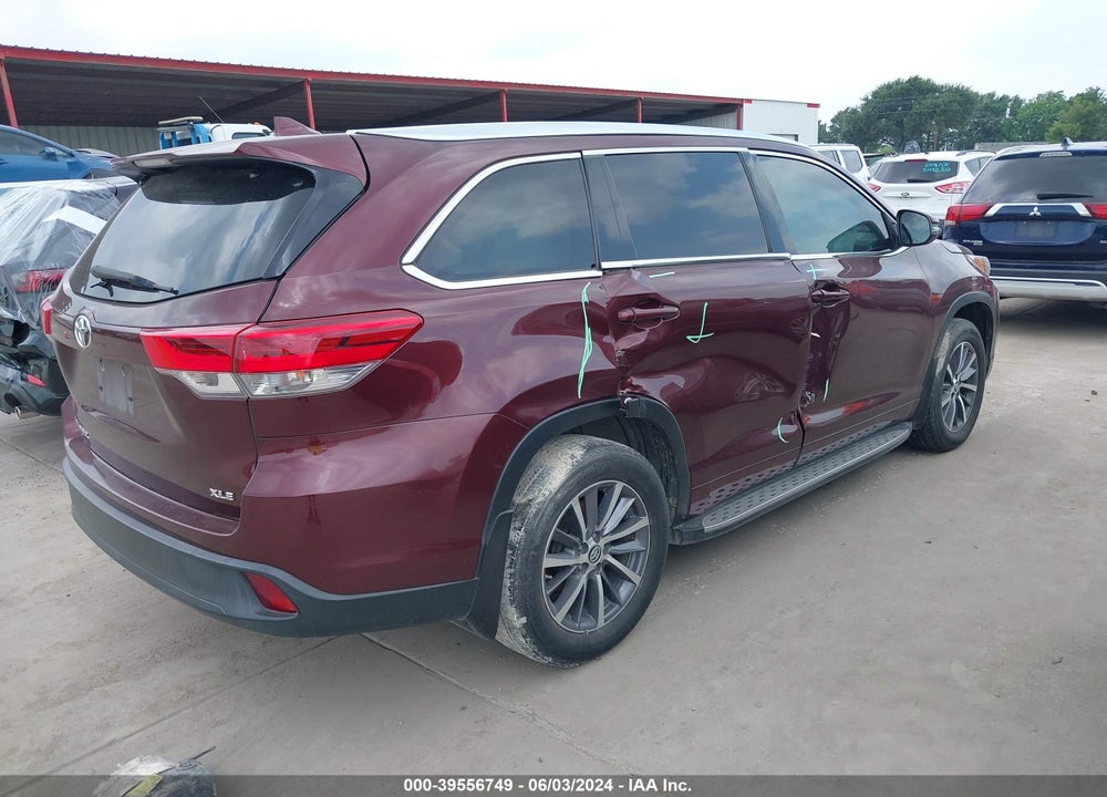 2018 TOYOTA HIGHLANDER XLE VIN: 5TDKZRFH1JS269638