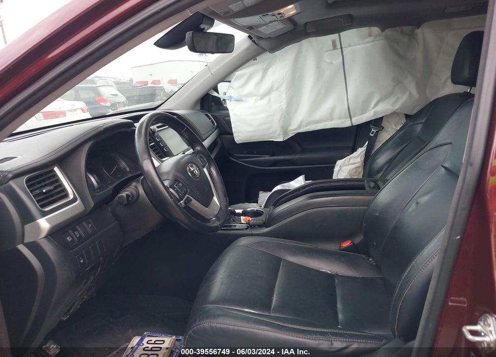2018 TOYOTA HIGHLANDER XLE VIN: 5TDKZRFH1JS269638