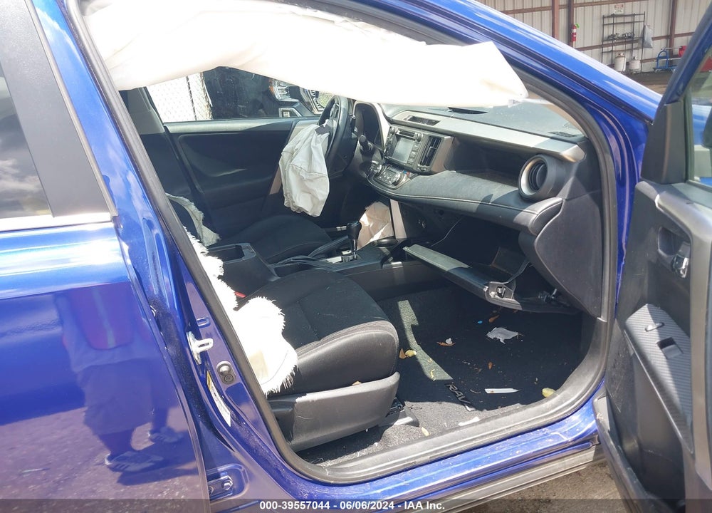 2015 TOYOTA RAV4 XLE VIN: 2T3RFREV9FW371466