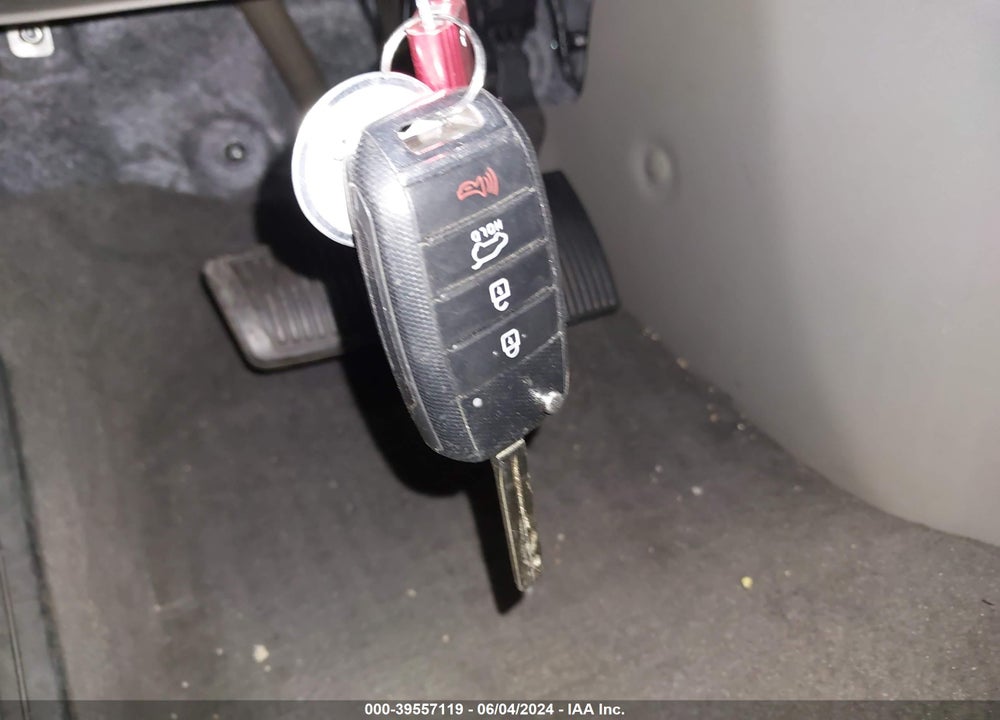 2016 KIA SEDONA L VIN: KNDMA5C12G6156838