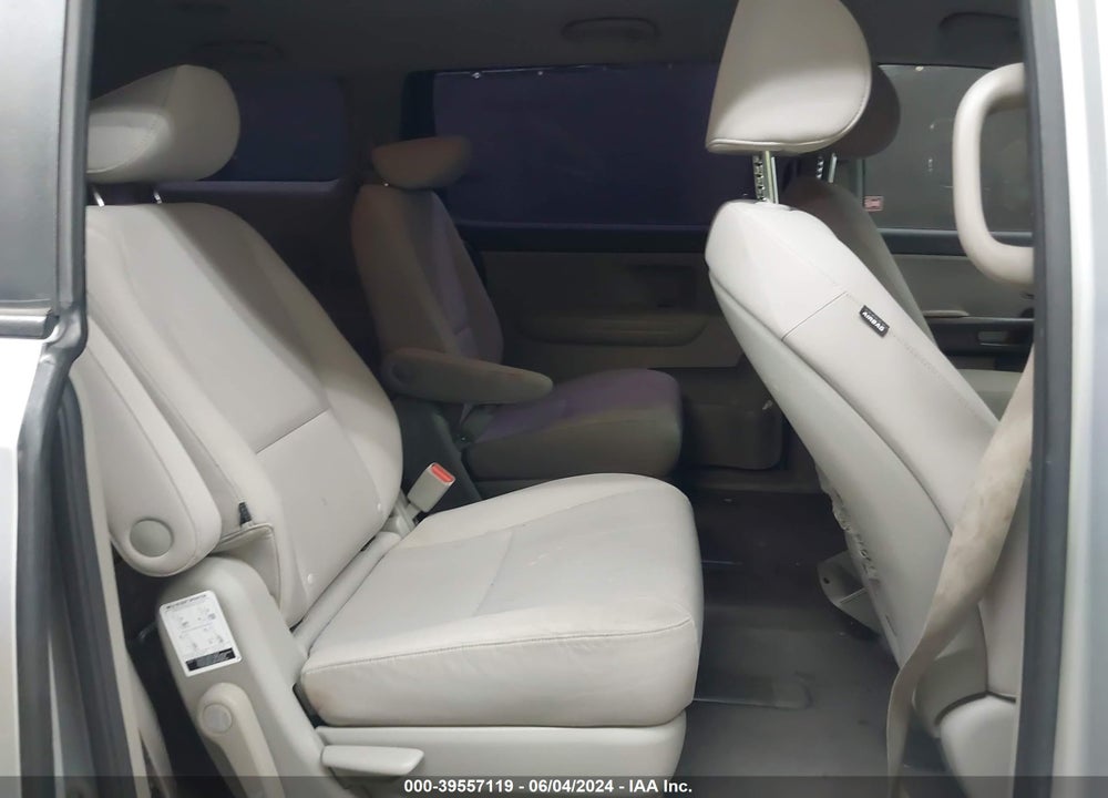 2016 KIA SEDONA L VIN: KNDMA5C12G6156838