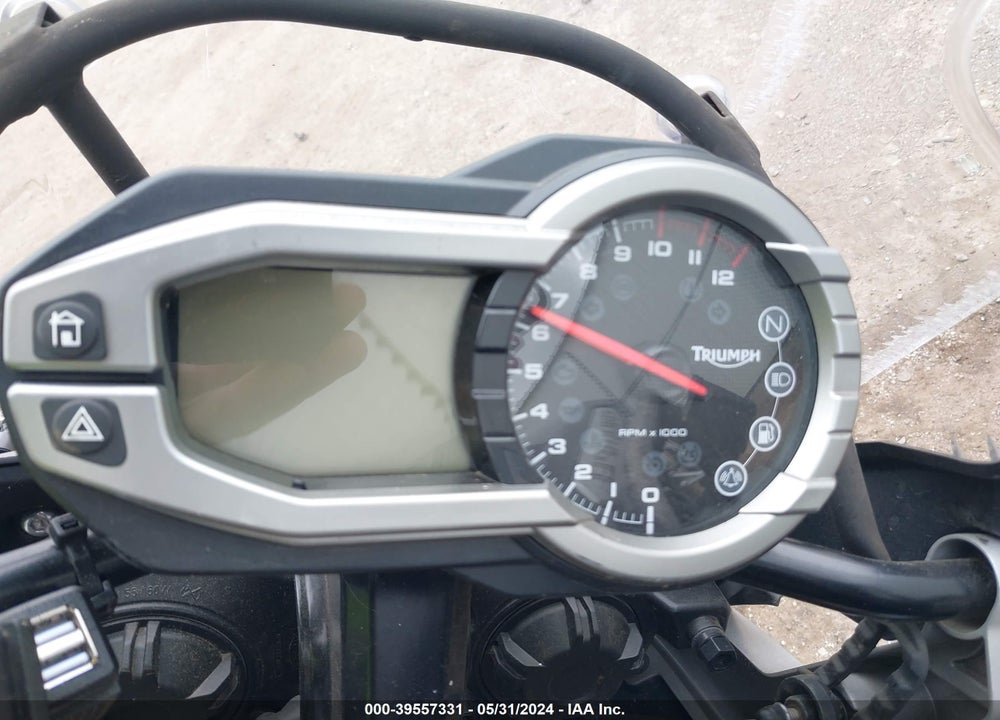 2015 TRIUMPH MOTORCYCLE TIGER EXPLORER VIN: SMTF02XK7FJ668069