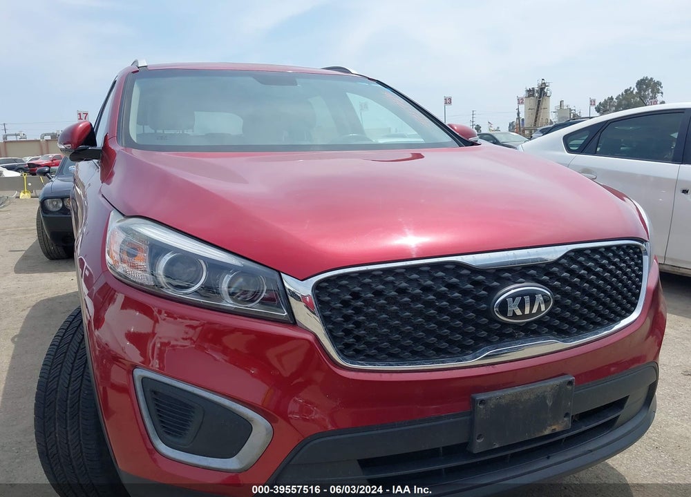 2016 KIA SORENTO 2.4L LX VIN: 5XYPG4A36GG027704
