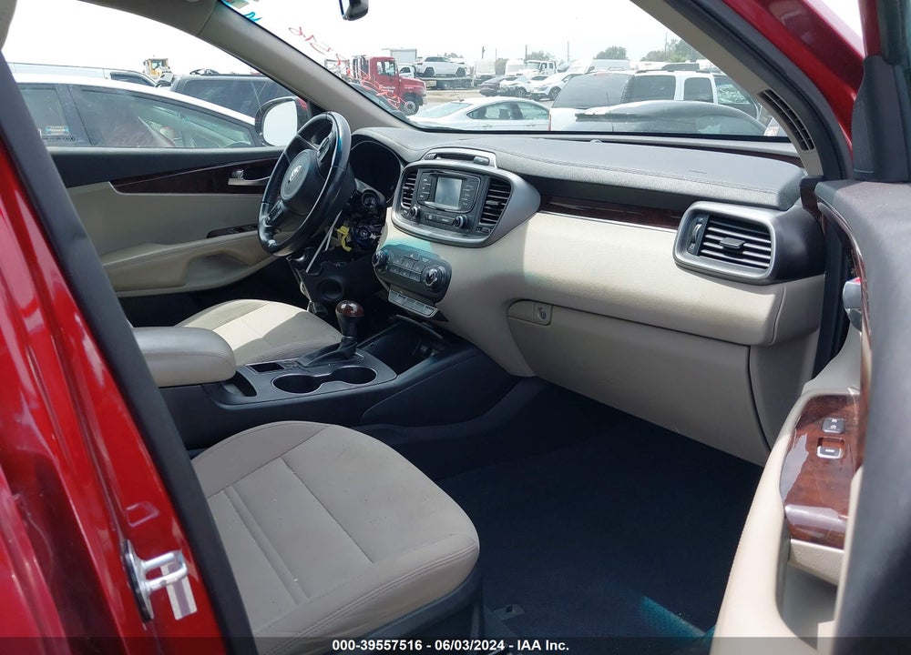 2016 KIA SORENTO 2.4L LX VIN: 5XYPG4A36GG027704