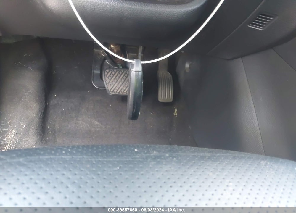 2016 NISSAN SENTRA SR VIN: 3N1AB7AP5GY305905
