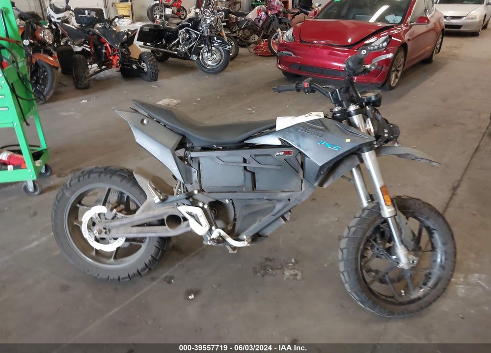 2017 ZERO MOTORCYCLES INC FXS 3.3/6.5 VIN: 538XXBZ48HCJ07939