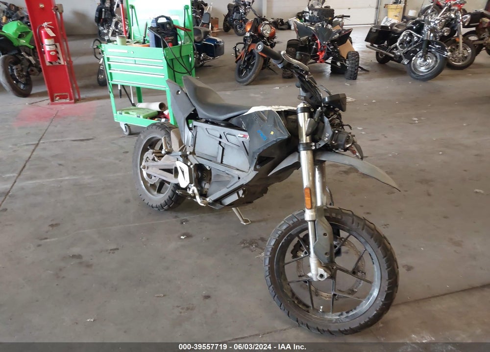 2017 ZERO MOTORCYCLES INC FXS 3.3/6.5 VIN: 538XXBZ48HCJ07939