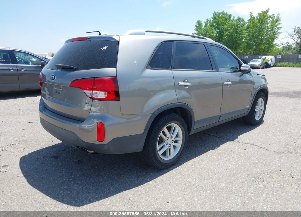 2015 KIA SORENTO LX V6 VIN: 5XYKTDA7XFG645793
