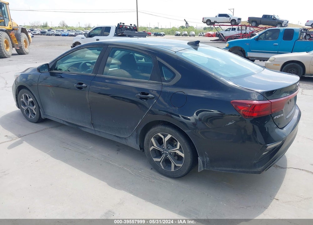 2019 KIA FORTE LXS VIN: 3KPF24AD3KE107552
