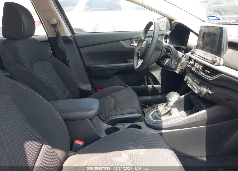 2019 KIA FORTE LXS VIN: 3KPF24AD3KE107552