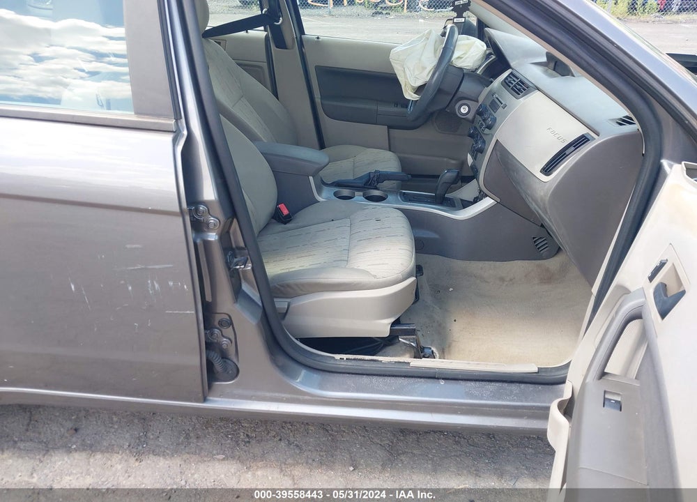 2011 FORD FOCUS SE VIN: 1FAHP3FN5BW104718