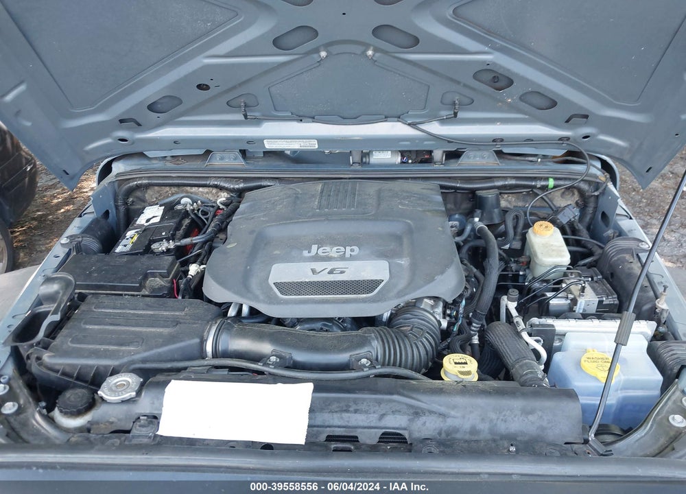 2014 JEEP WRANGLER UNLIMITED SPORT VIN: 1C4BJWDG4EL252906