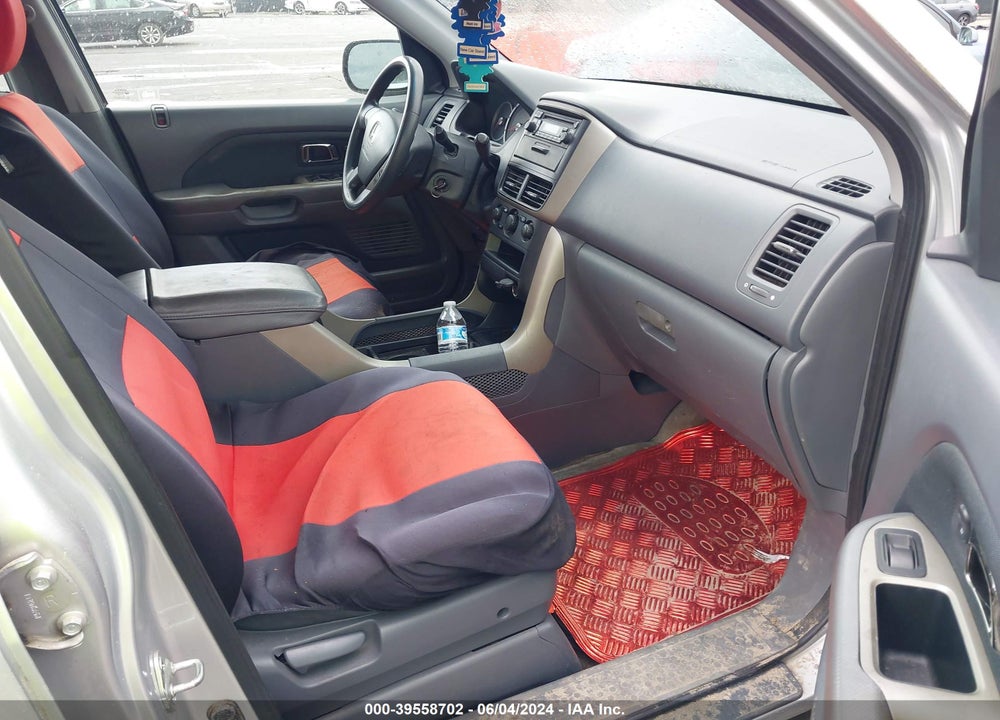 2006 HONDA PILOT LX VIN: 5FNYF18176B025492