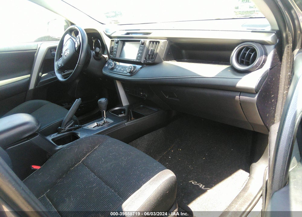 2016 TOYOTA RAV4 XLE VIN: 2T3RFREV5GW498765