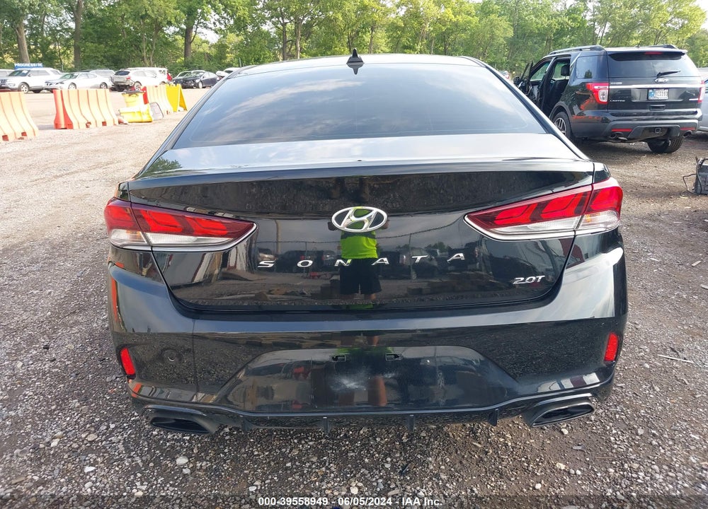 2018 HYUNDAI SONATA SPORT 2.0T VIN: 5NPE34AB4JH692675