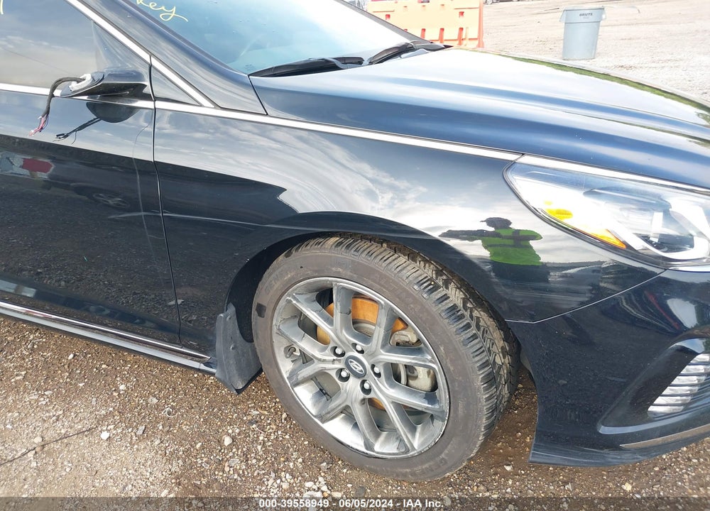 2018 HYUNDAI SONATA SPORT 2.0T VIN: 5NPE34AB4JH692675
