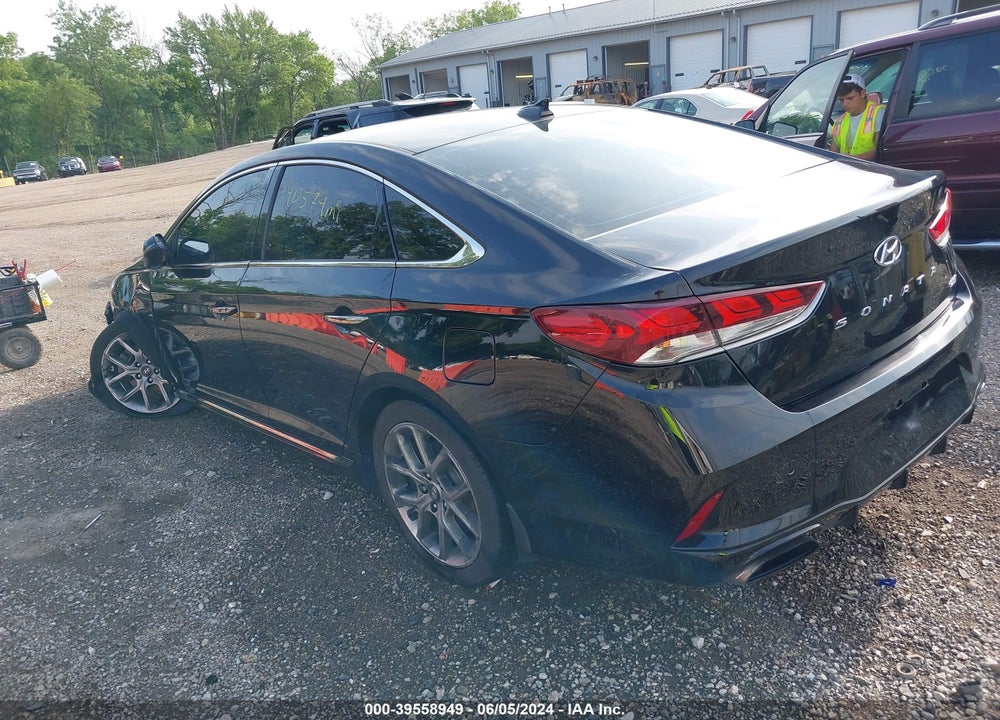 2018 HYUNDAI SONATA SPORT 2.0T VIN: 5NPE34AB4JH692675