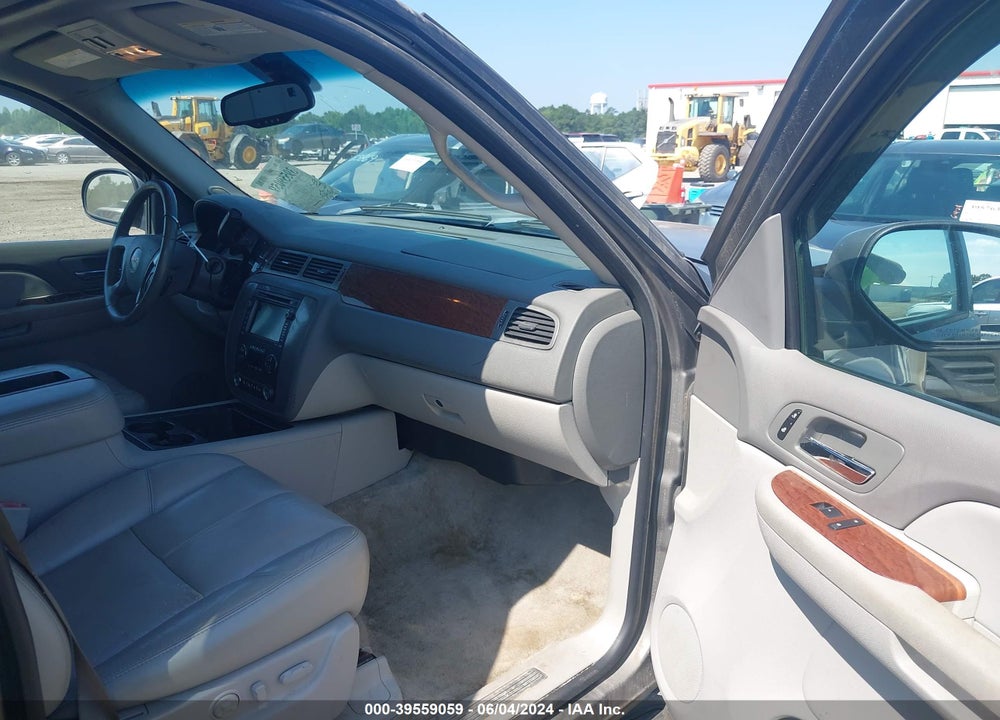 2008 GMC YUKON SLT VIN: 1GKFK13028J131947