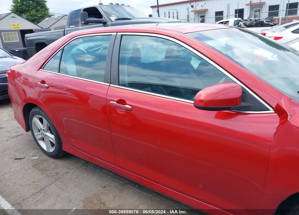 2013 TOYOTA CAMRY SE VIN: 4T1BF1FK3DU660159
