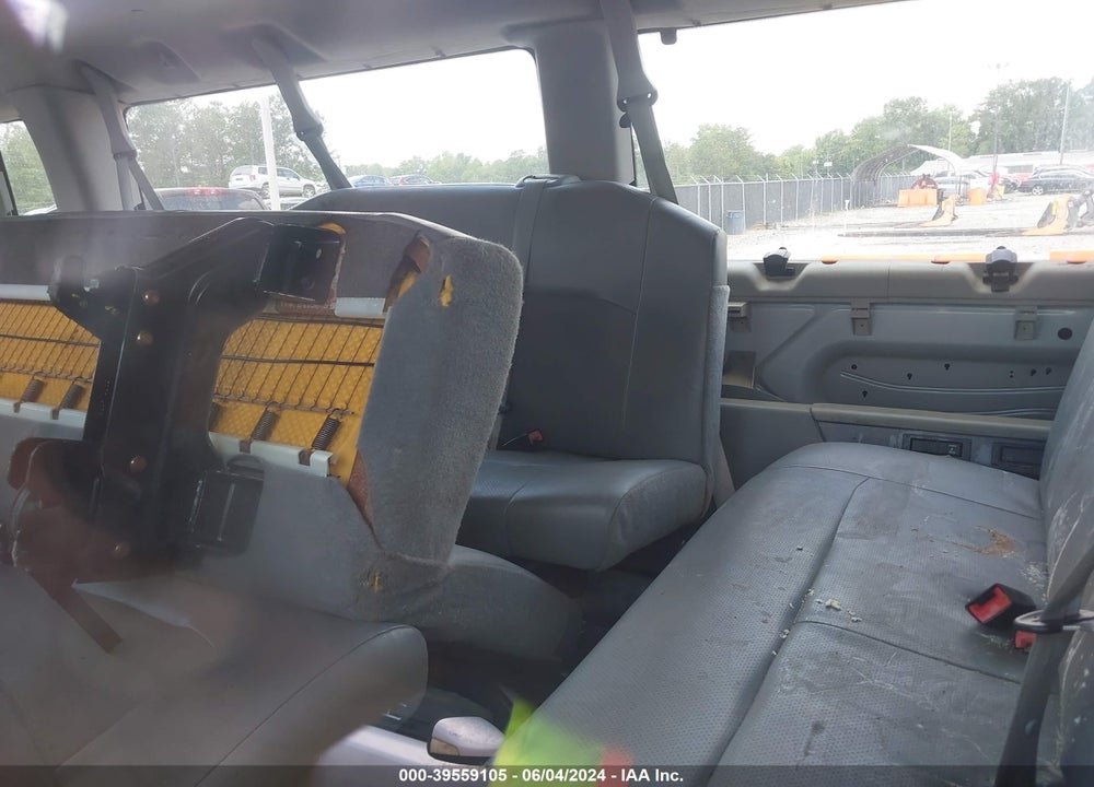 2011 FORD E-350 SUPER DUTY XL VIN: 1FBSS3BL8BDA49412
