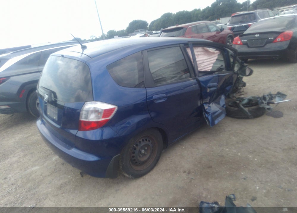 2013 HONDA FIT VIN: JHMGE8G3XDC055394