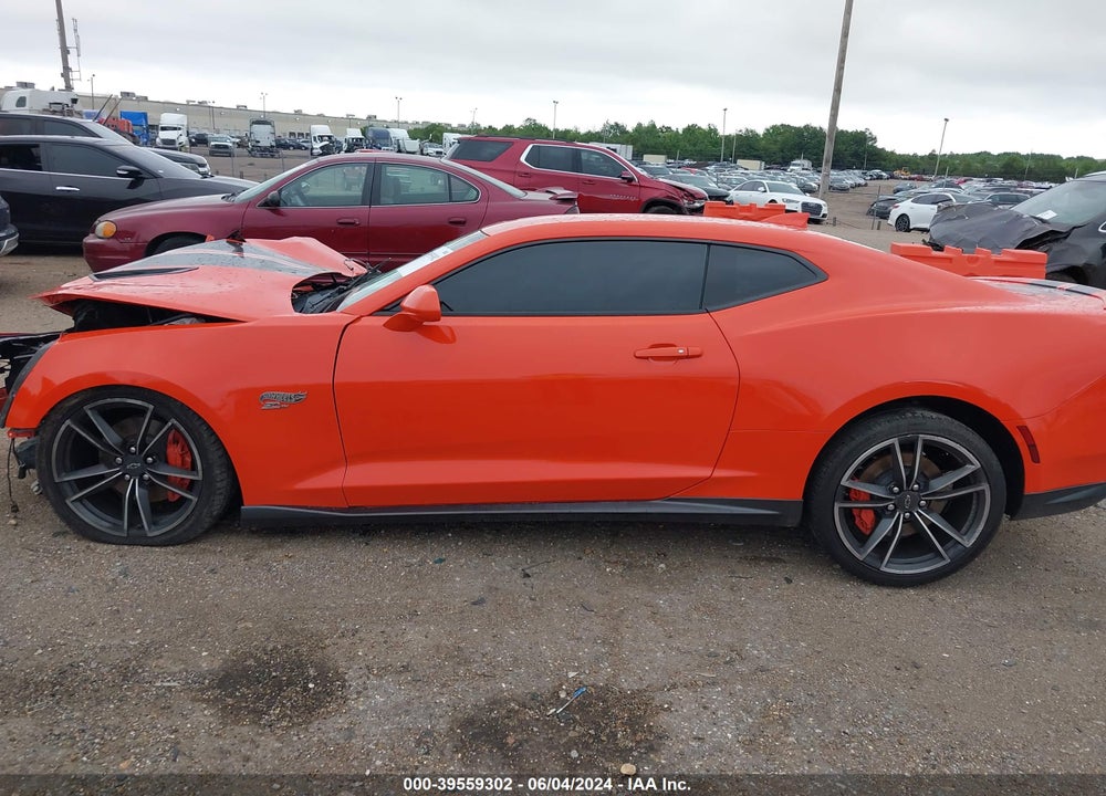 2018 CHEVROLET CAMARO 2SS VIN: 1G1FH1R78J0162722