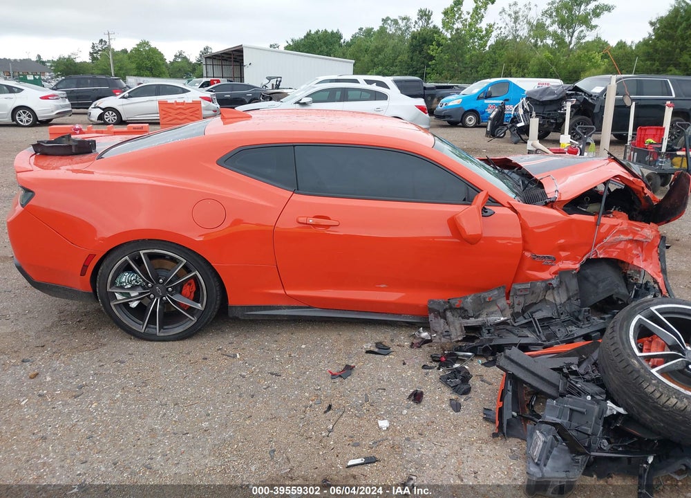2018 CHEVROLET CAMARO 2SS VIN: 1G1FH1R78J0162722