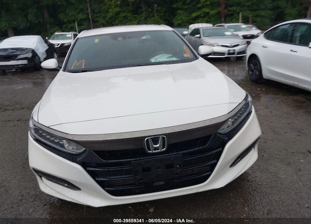 2018 HONDA ACCORD VIN: 1HGCV1F33JA208053